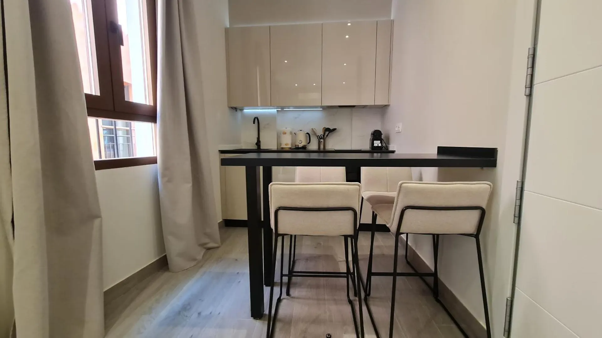 Suspiro 202 Elegant Suite Granada Apartment