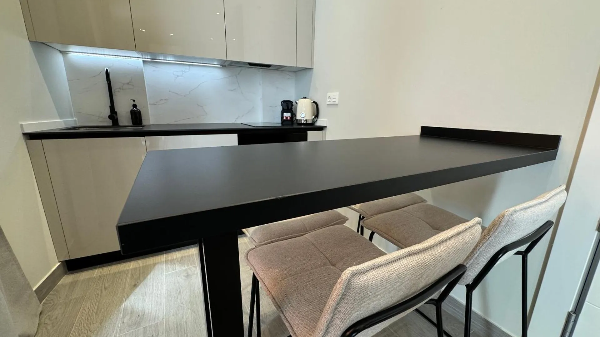 Suspiro 202 Elegant Suite Granada Apartment
